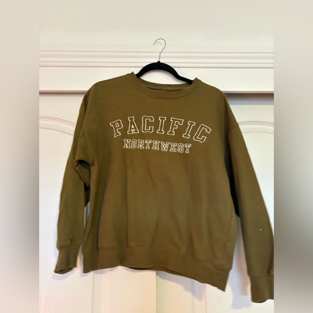 Sea Pacific Northwest Olive women’s Crewneck Sweater